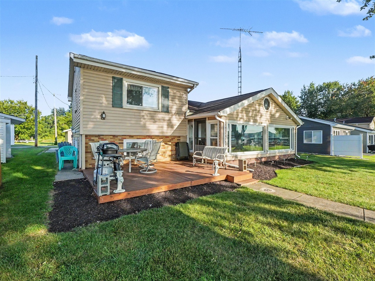 163 Lakeside Drive Property Photo 4
