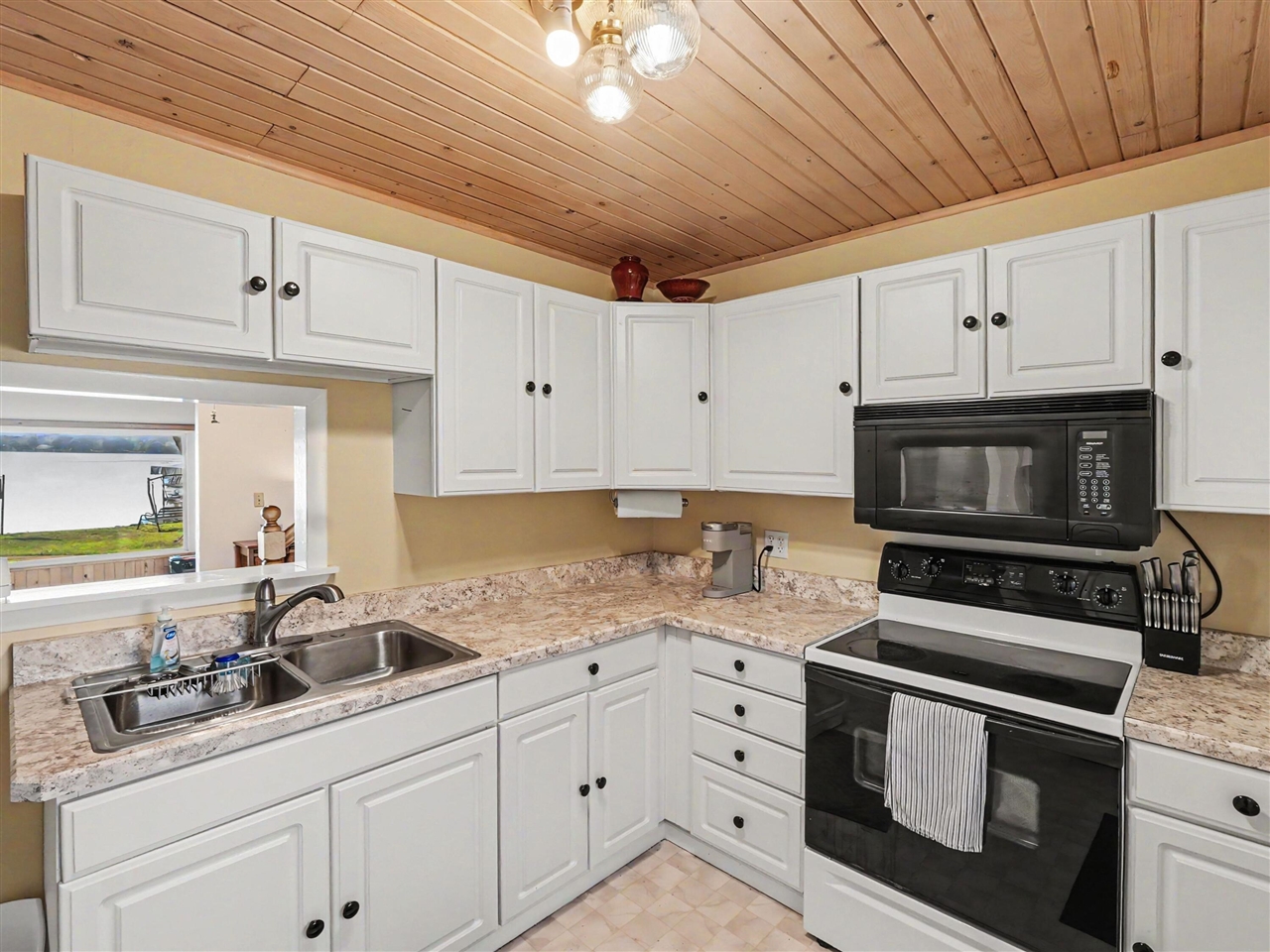 163 Lakeside Drive Property Photo 13