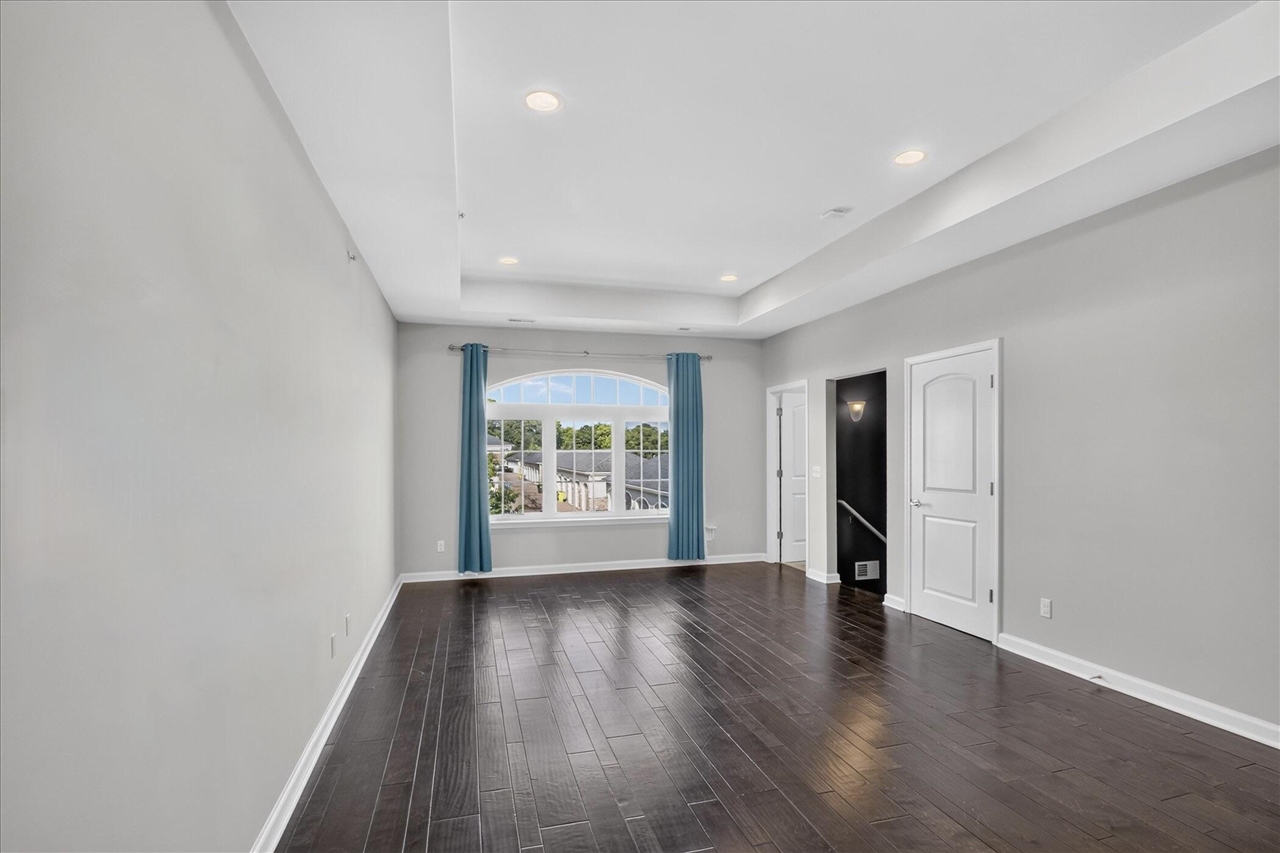5512 Arbor Chase Drive Property Photo 4
