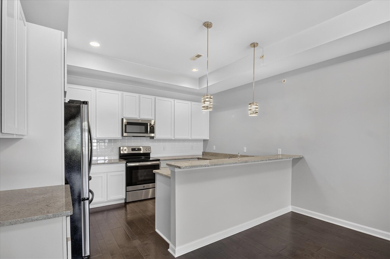 5512 Arbor Chase Drive Property Photo 6