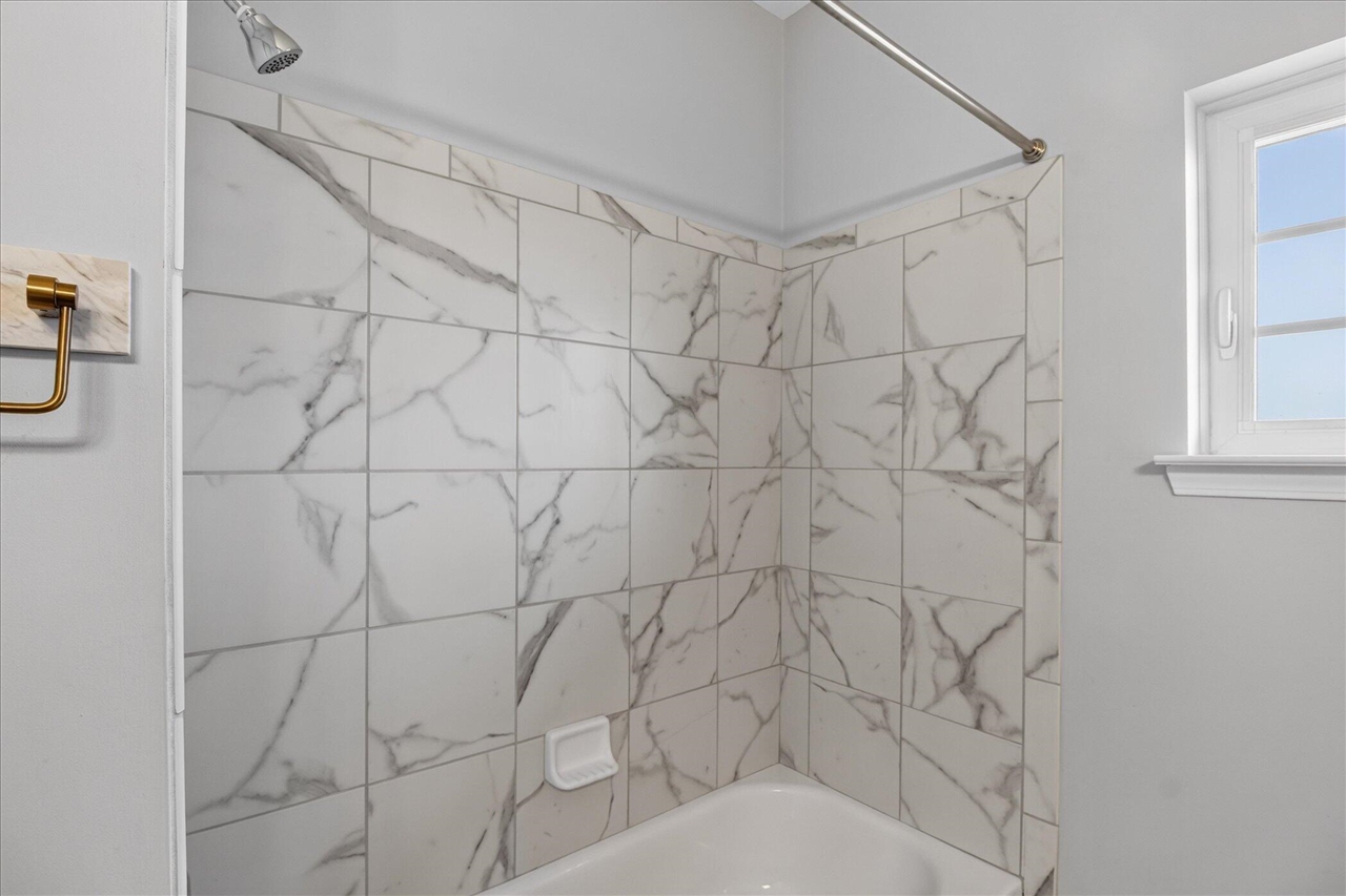 5512 Arbor Chase Drive Property Photo 17