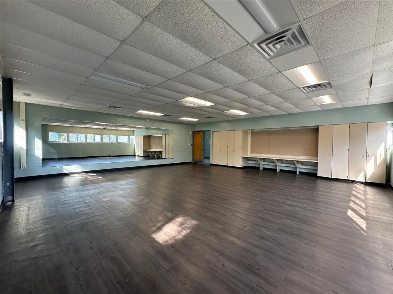 300 E Cass Street Property Photo 7