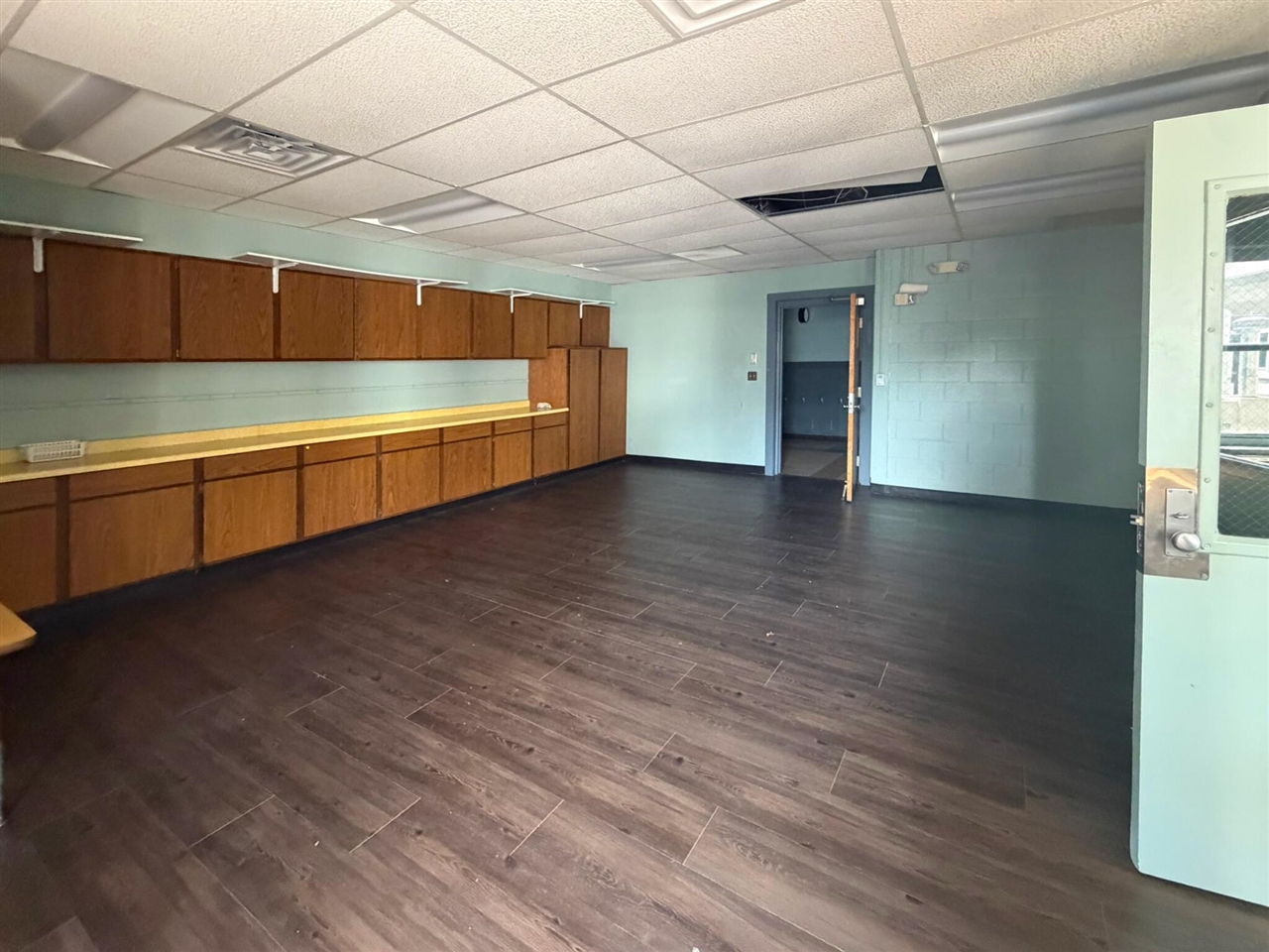 300 E Cass Street Property Photo 21