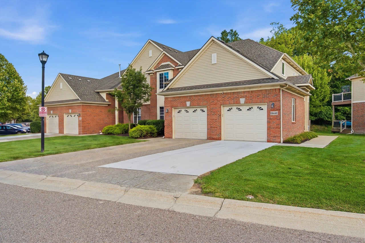 29442 Woodpark Circle Property Photo 1