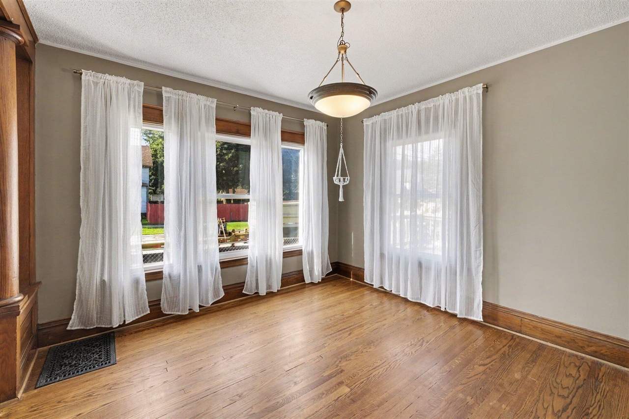 641 Lincoln Avenue Property Photo 10