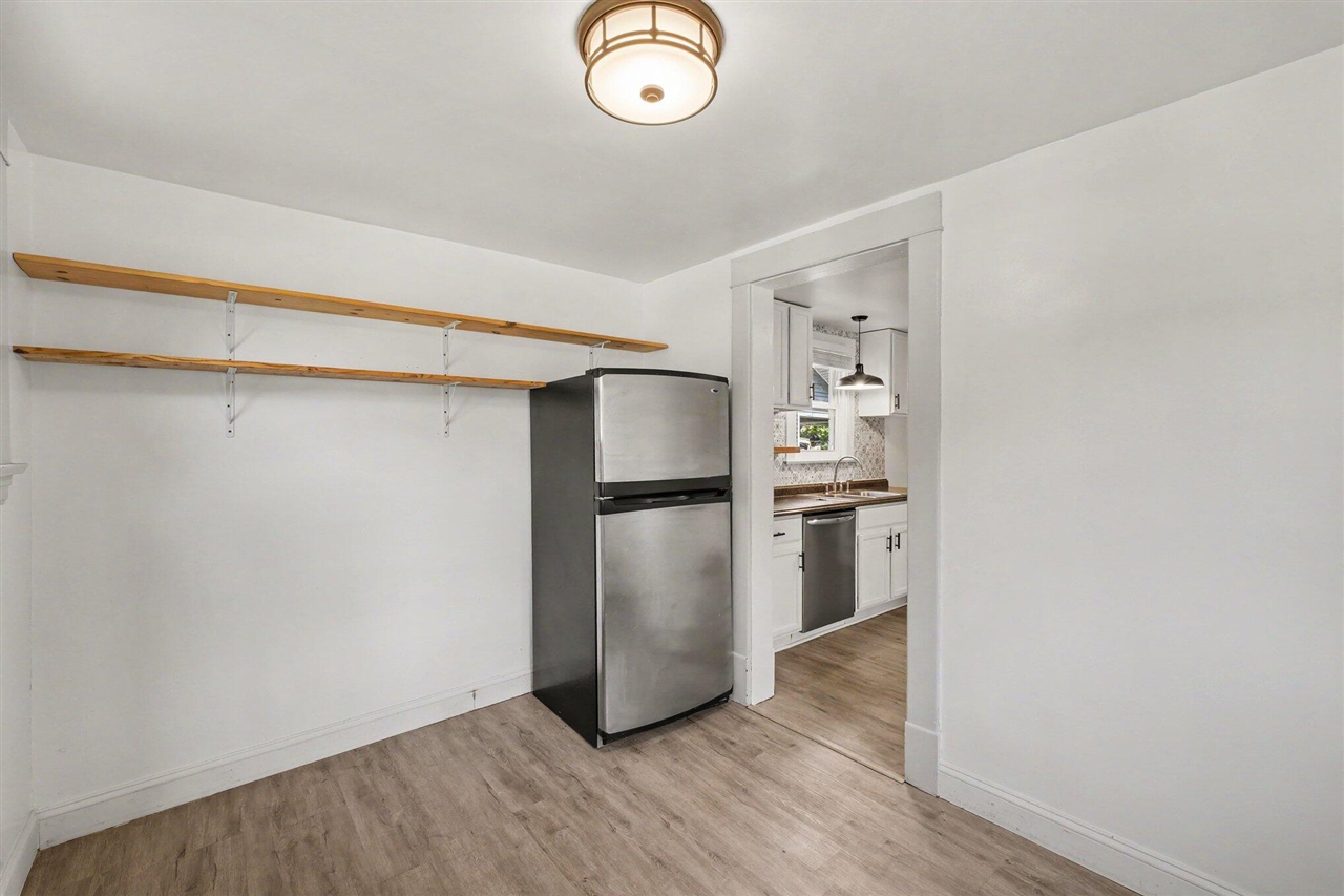 641 Lincoln Avenue Property Photo 20