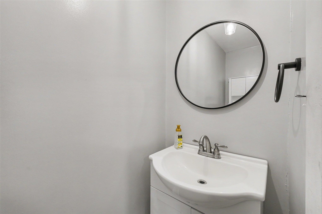 641 Lincoln Avenue Property Photo 25