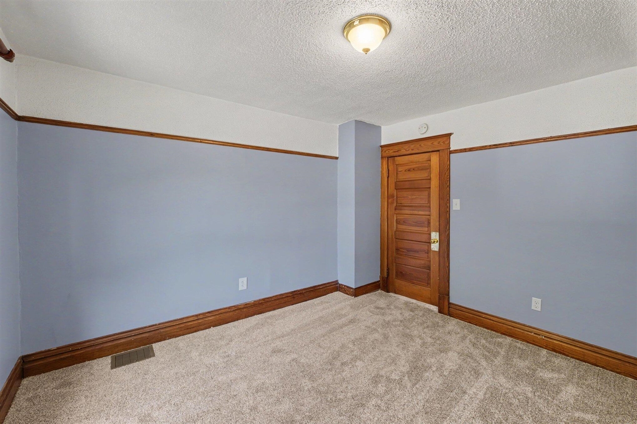 641 Lincoln Avenue Property Photo 41