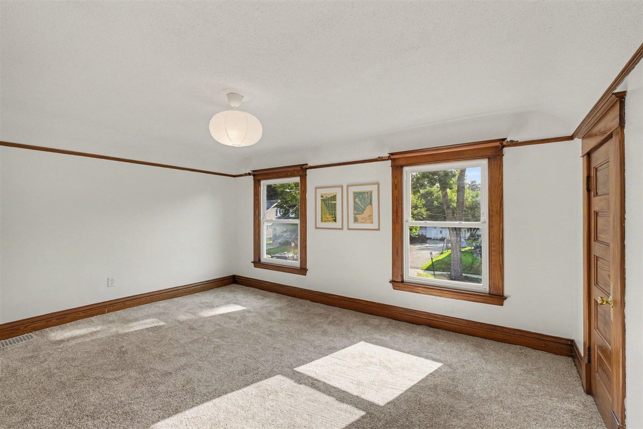 641 Lincoln Avenue Property Photo 44