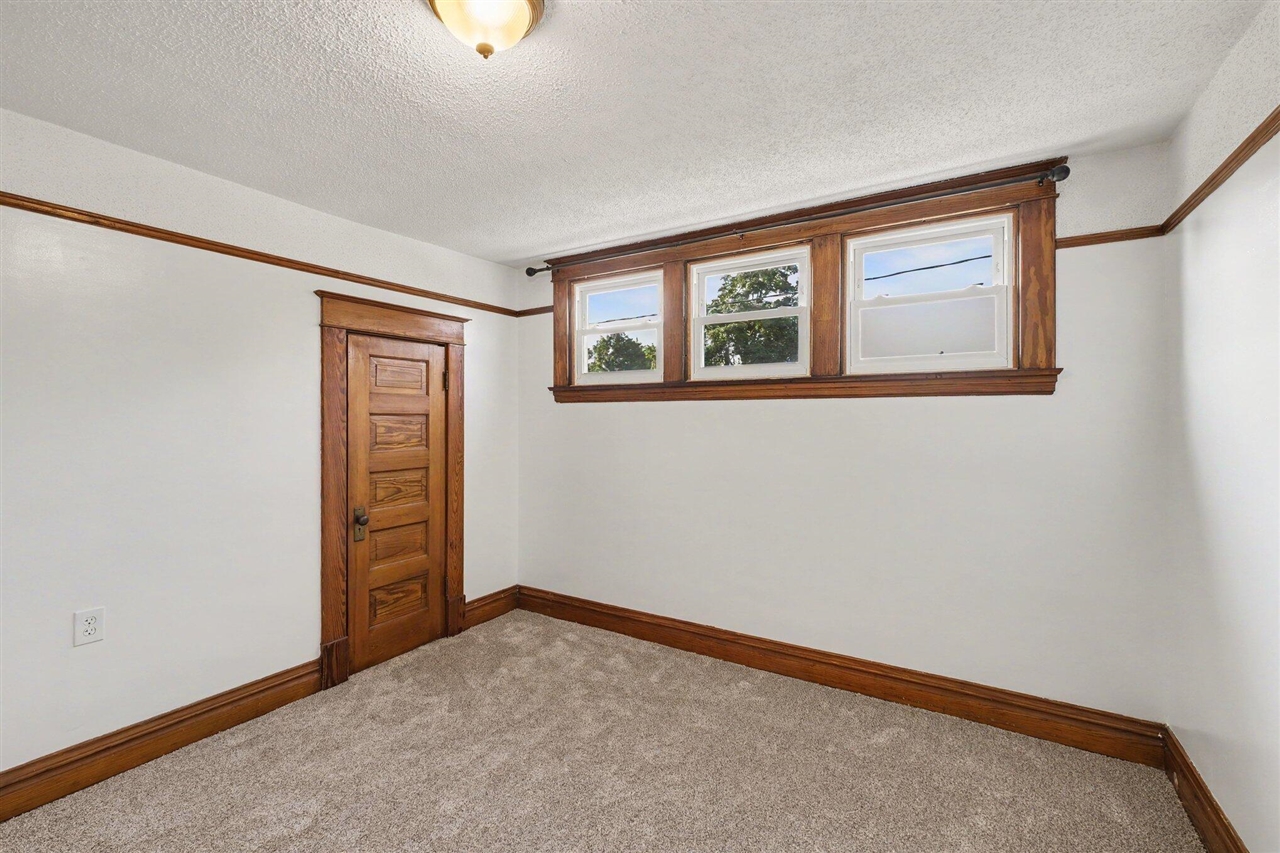 641 Lincoln Avenue Property Photo 53