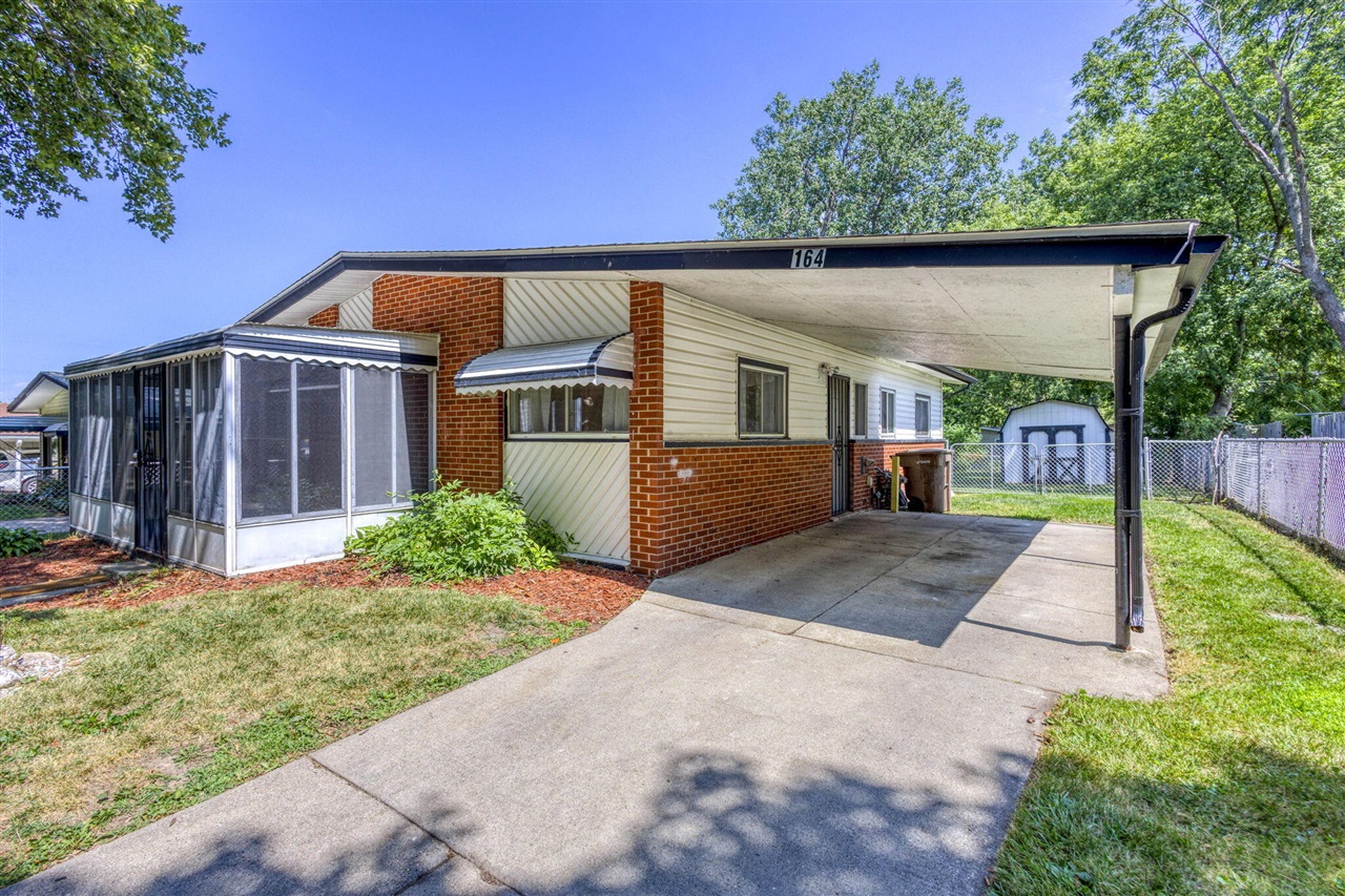 164 Westway Street Property Photo 2