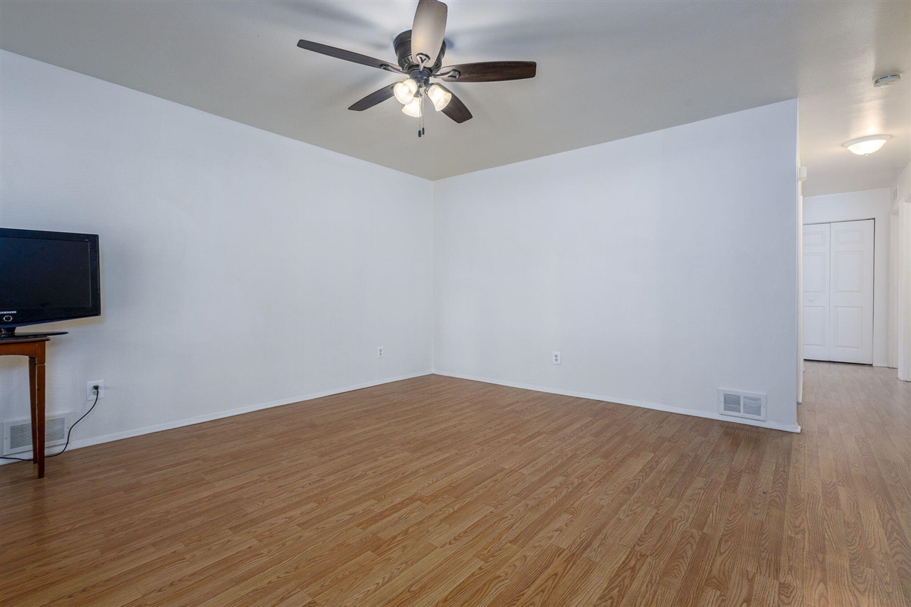 164 Westway Street Property Photo 4