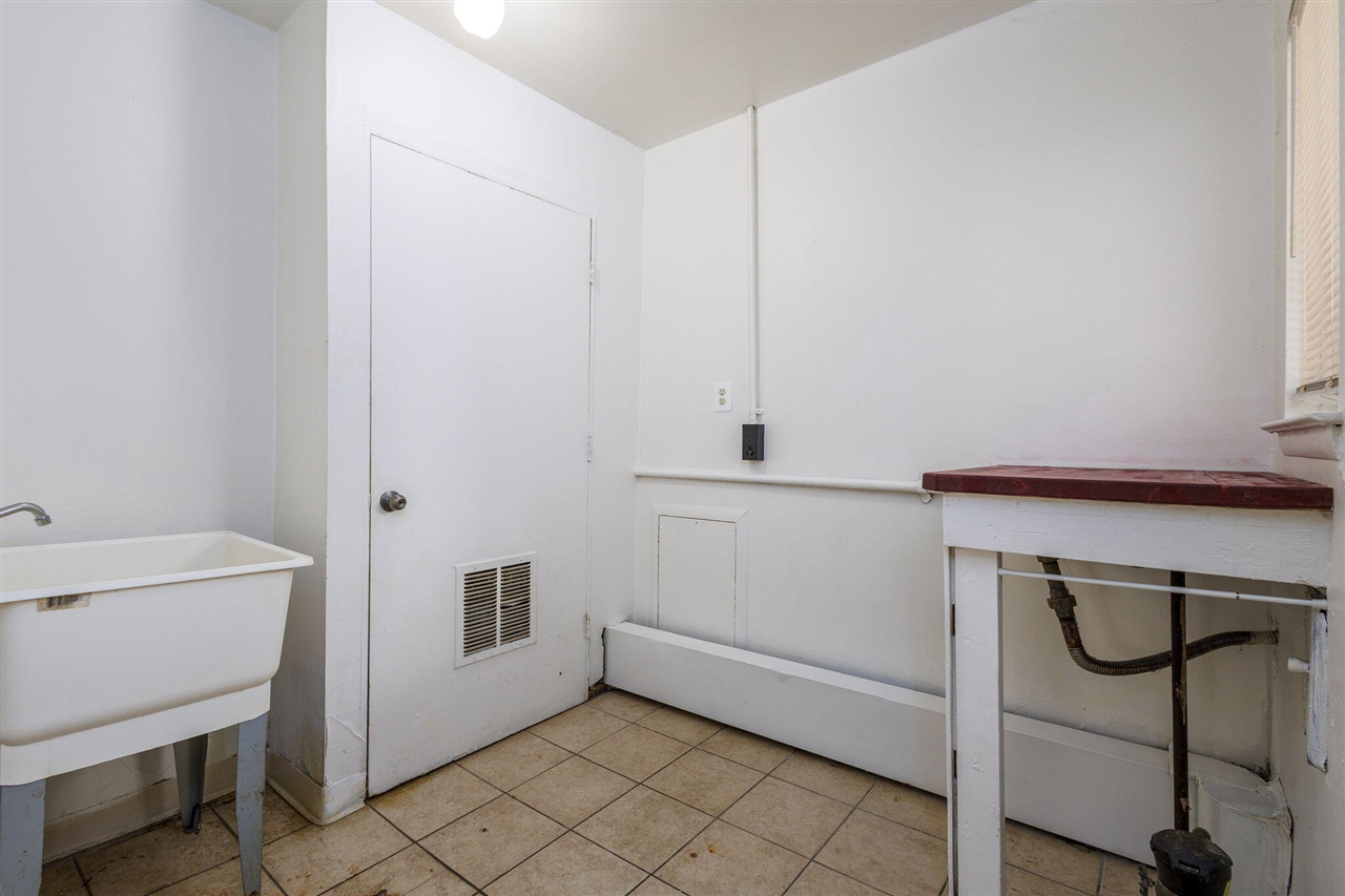 164 Westway Street Property Photo 12
