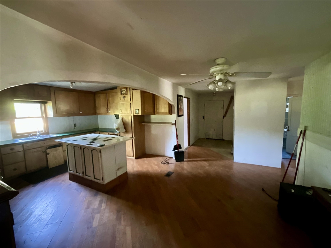 2031 10 Mile Road Property Photo 7