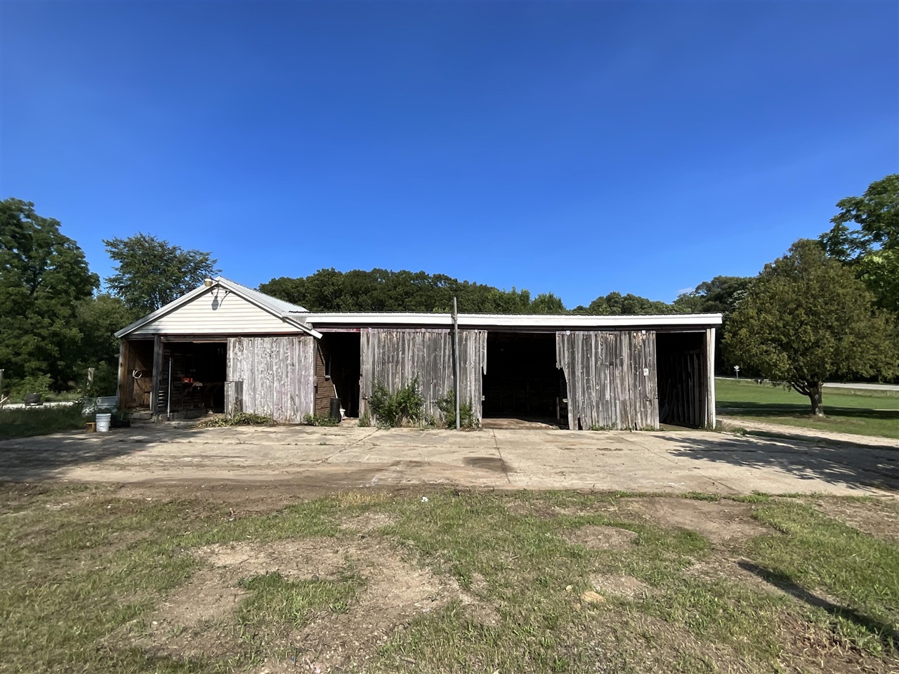 2031 10 Mile Road Property Photo 30