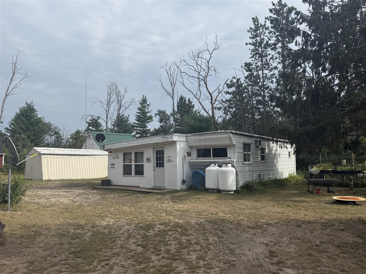 1383 W Palmer Avenue Property Photo 1