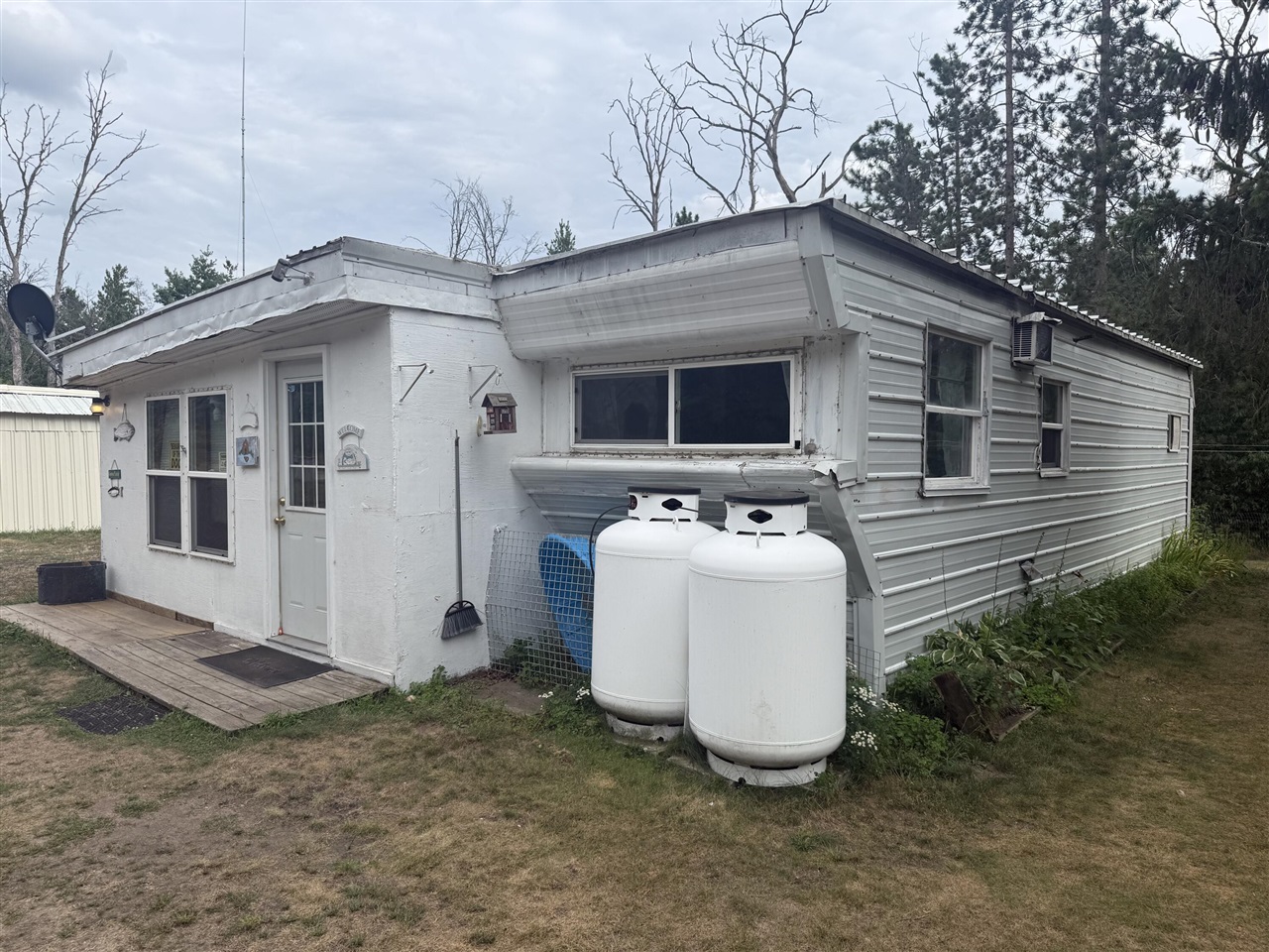 1383 W Palmer Avenue Property Photo 2