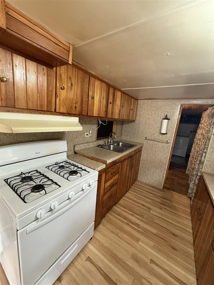 1383 W Palmer Avenue Property Photo 26