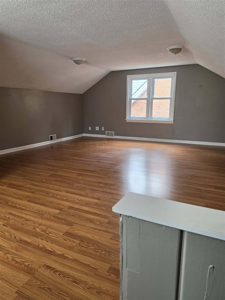 70554446 Property Photo 4