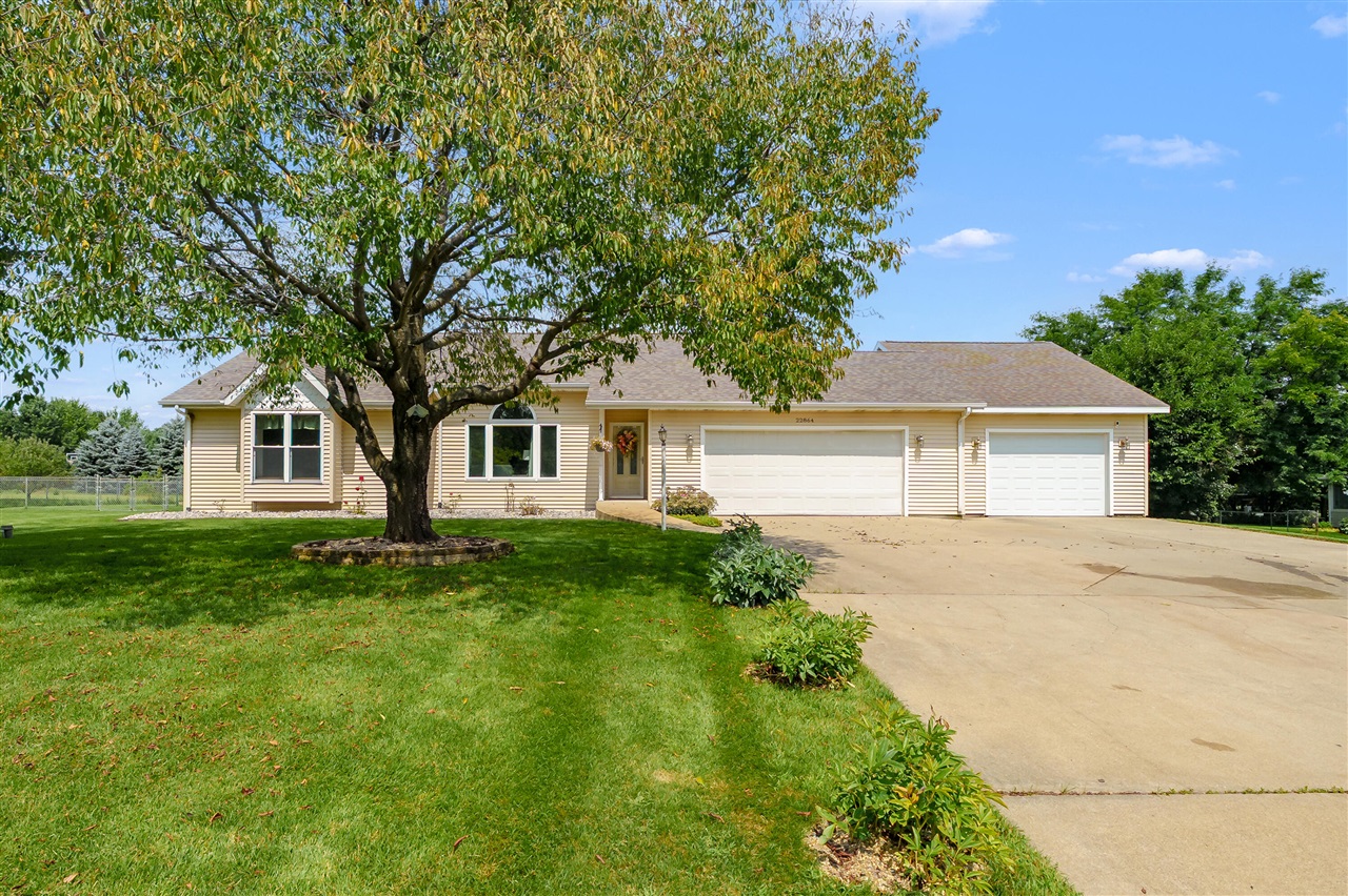 22864 Blackbird Avenue Property Photo 1