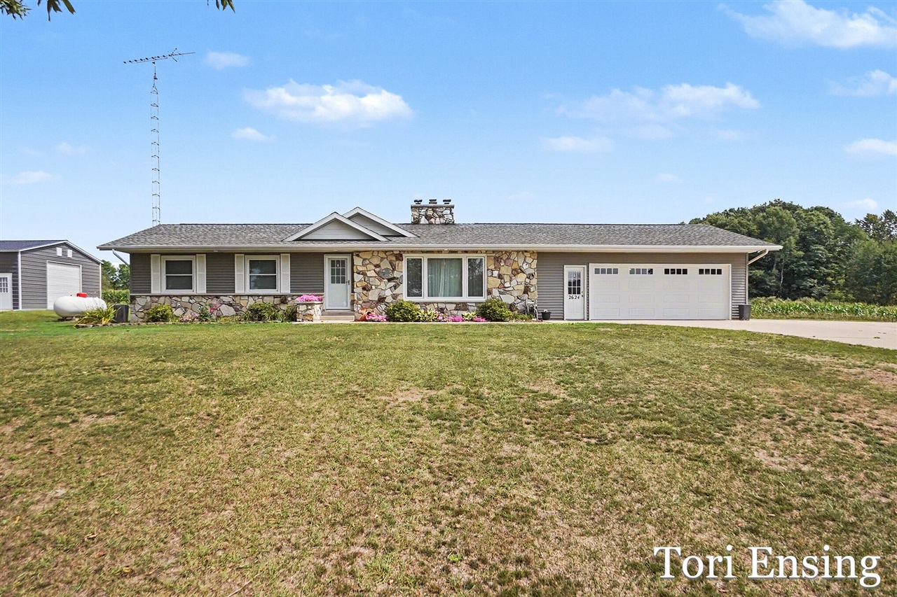 2624 100th Avenue Property Photo 1