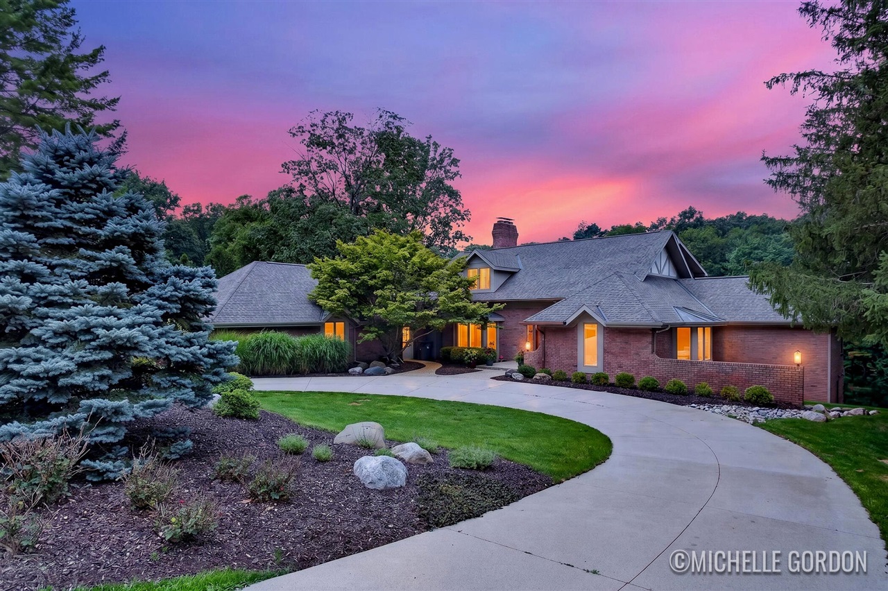 2465 Cascade Springs Drive Property Photo 1
