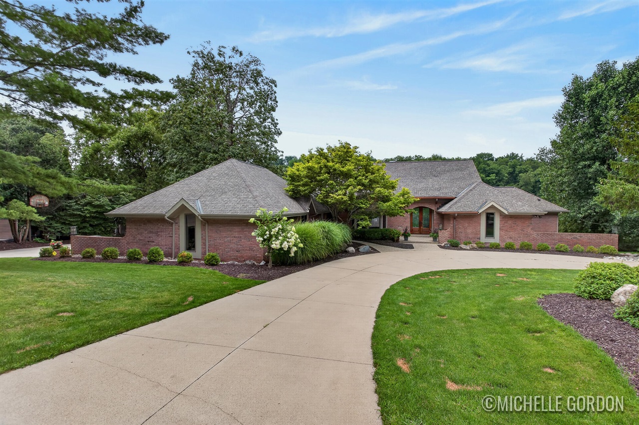 2465 Cascade Springs Drive Property Photo 2