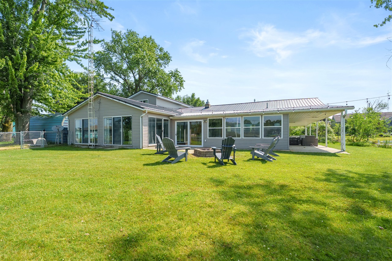 48930 68th Street Property Photo 1