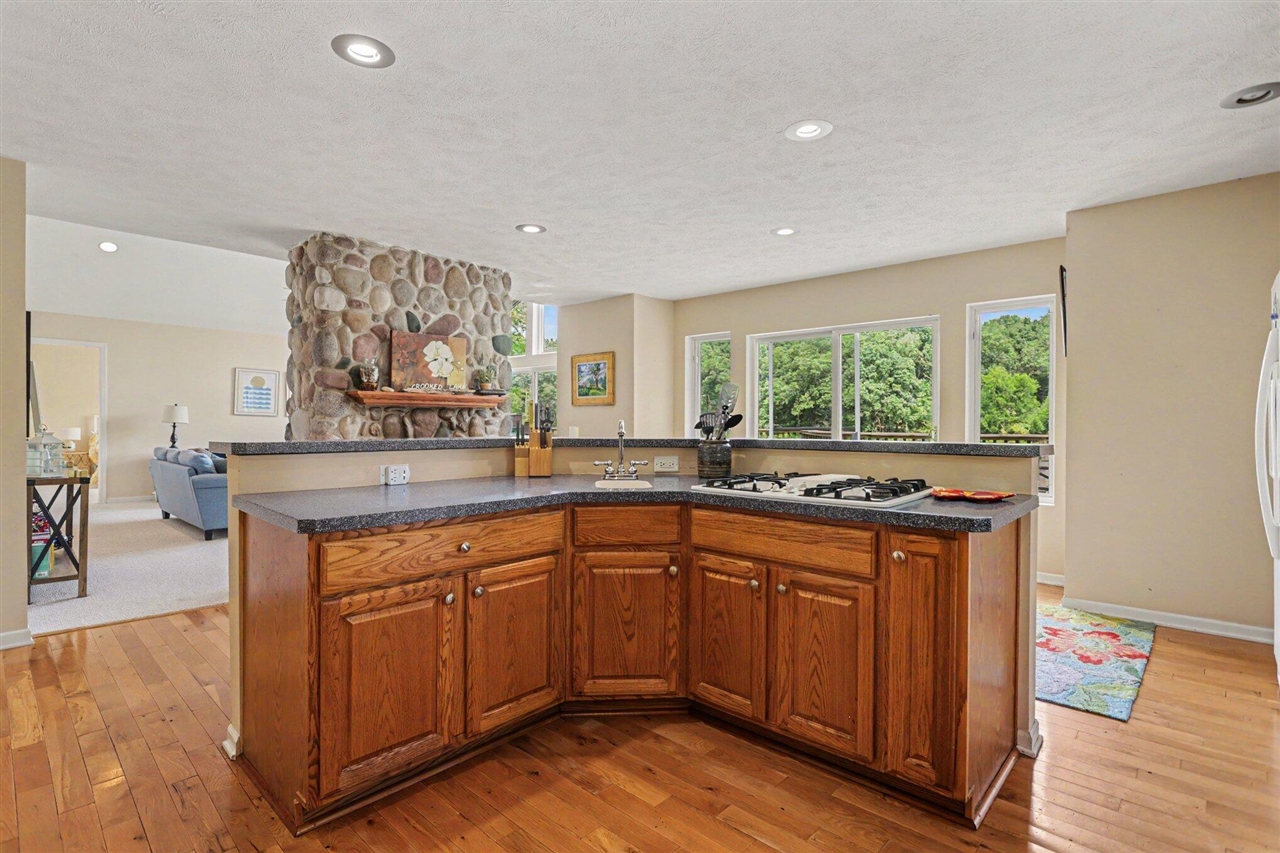 7805 Cougar Drive Property Photo 13