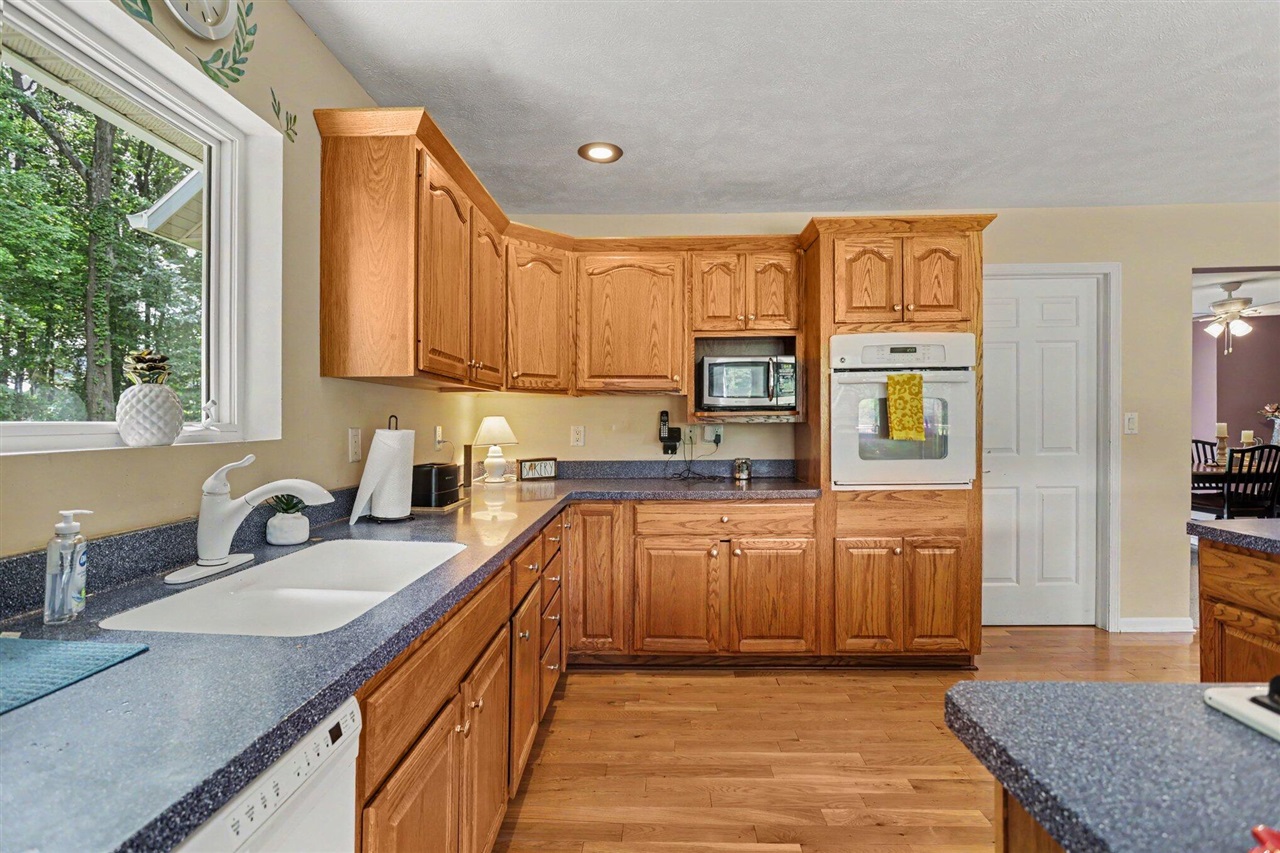 7805 Cougar Drive Property Photo 14