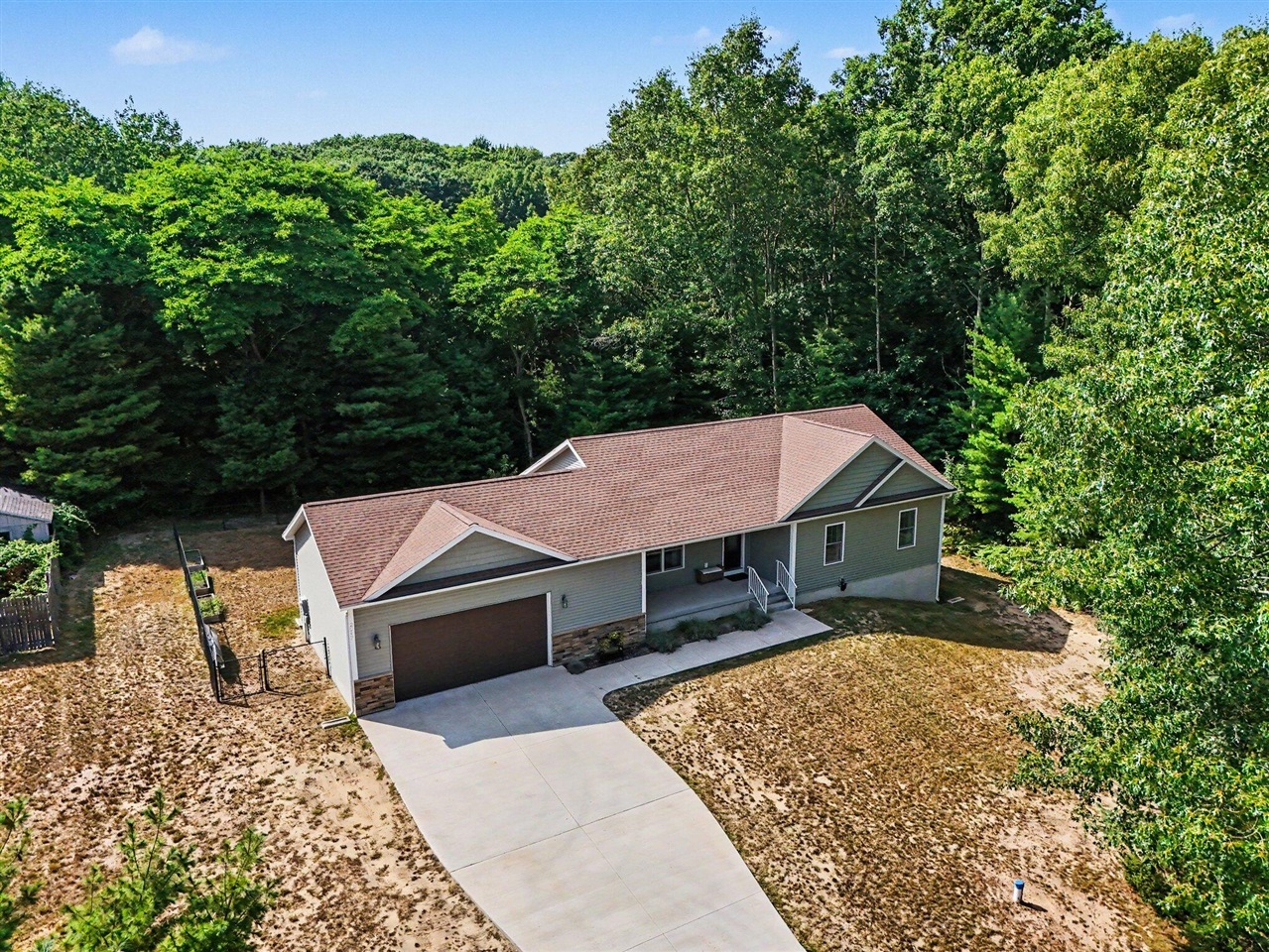 2047 N Lakeshore Drive Property Photo 3