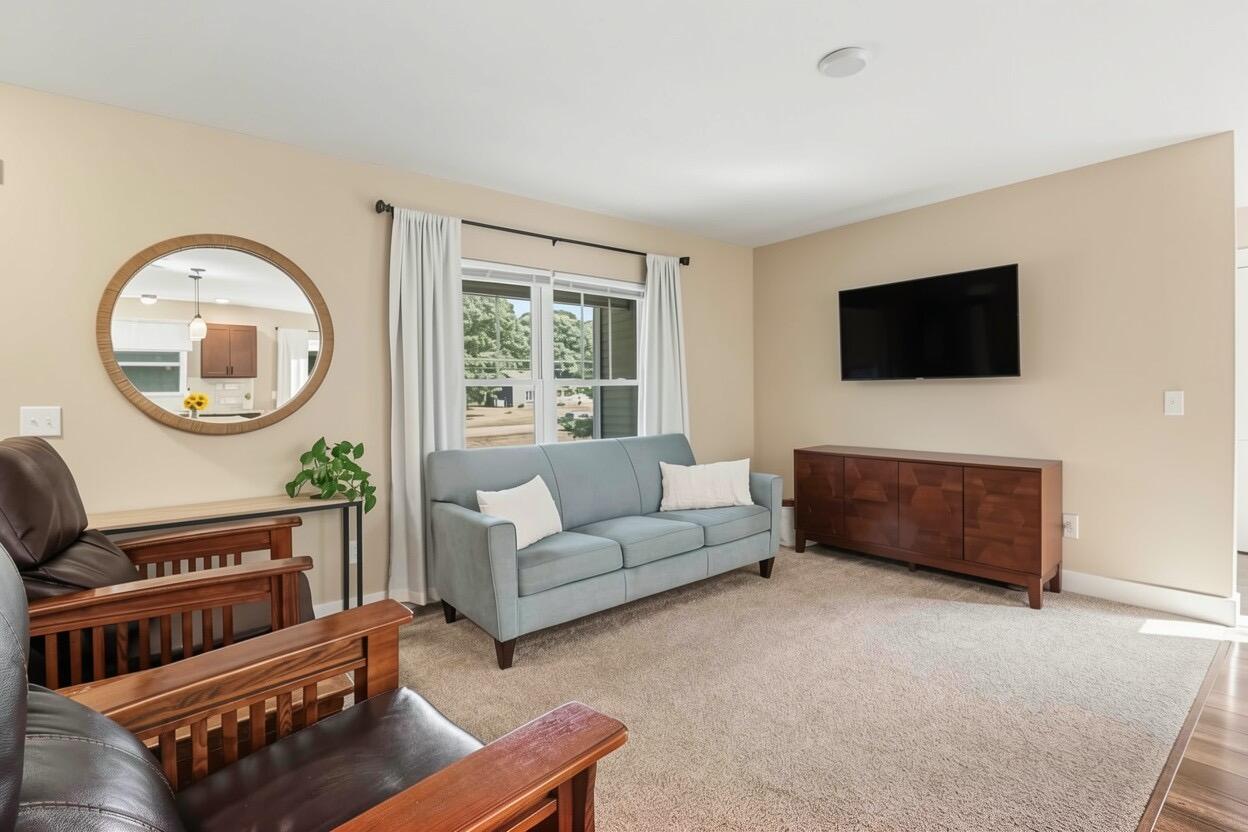 2047 N Lakeshore Drive Property Photo 9