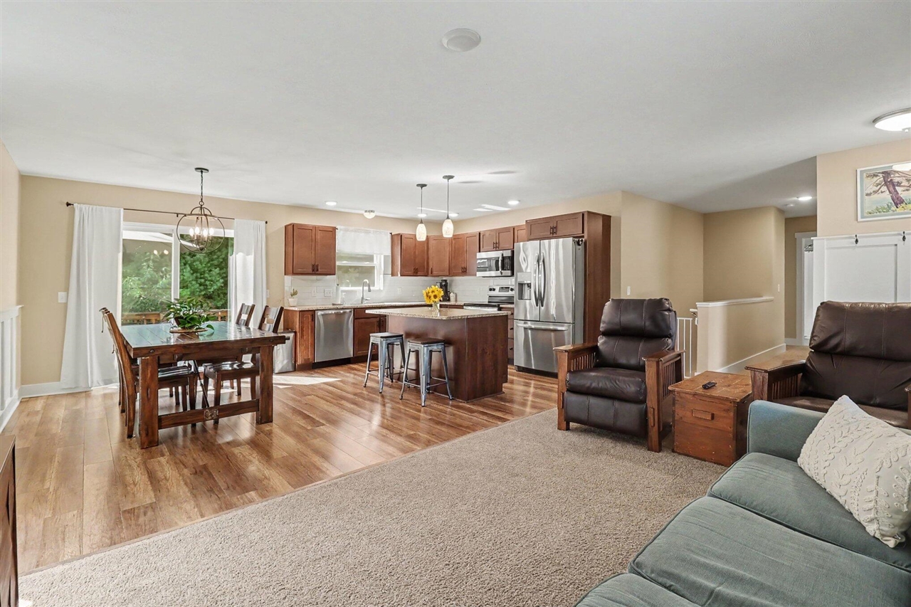 2047 N Lakeshore Drive Property Photo 10