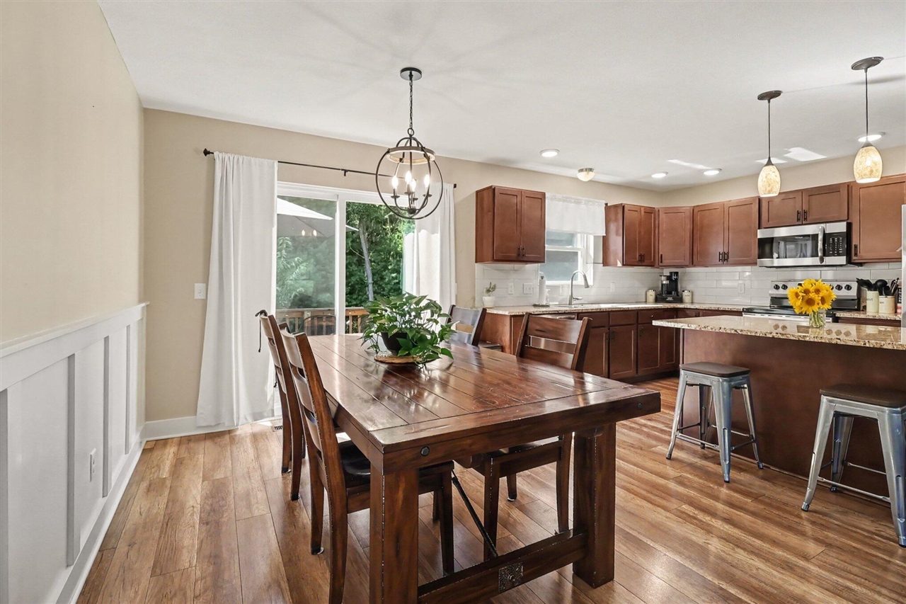 2047 N Lakeshore Drive Property Photo 12