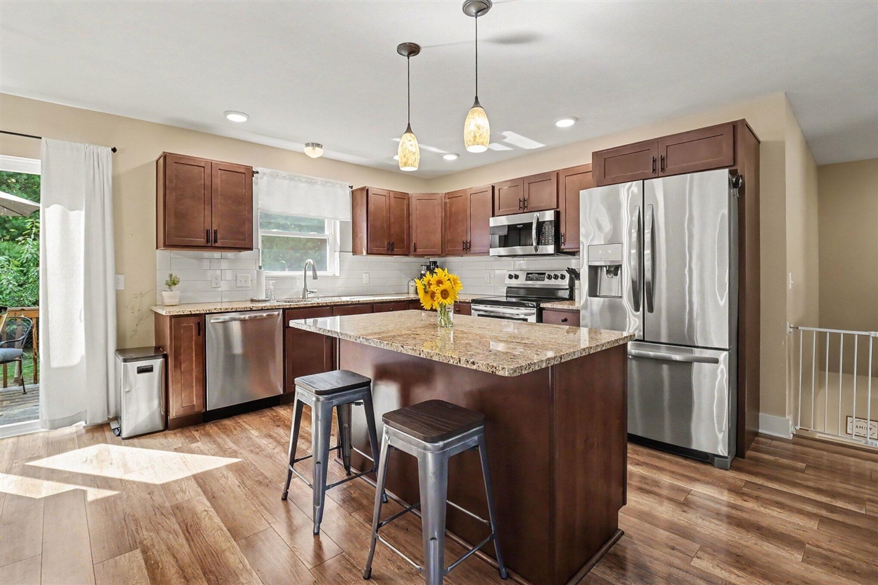 2047 N Lakeshore Drive Property Photo 13