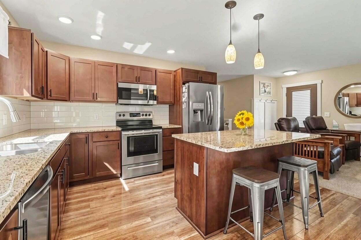 2047 N Lakeshore Drive Property Photo 15
