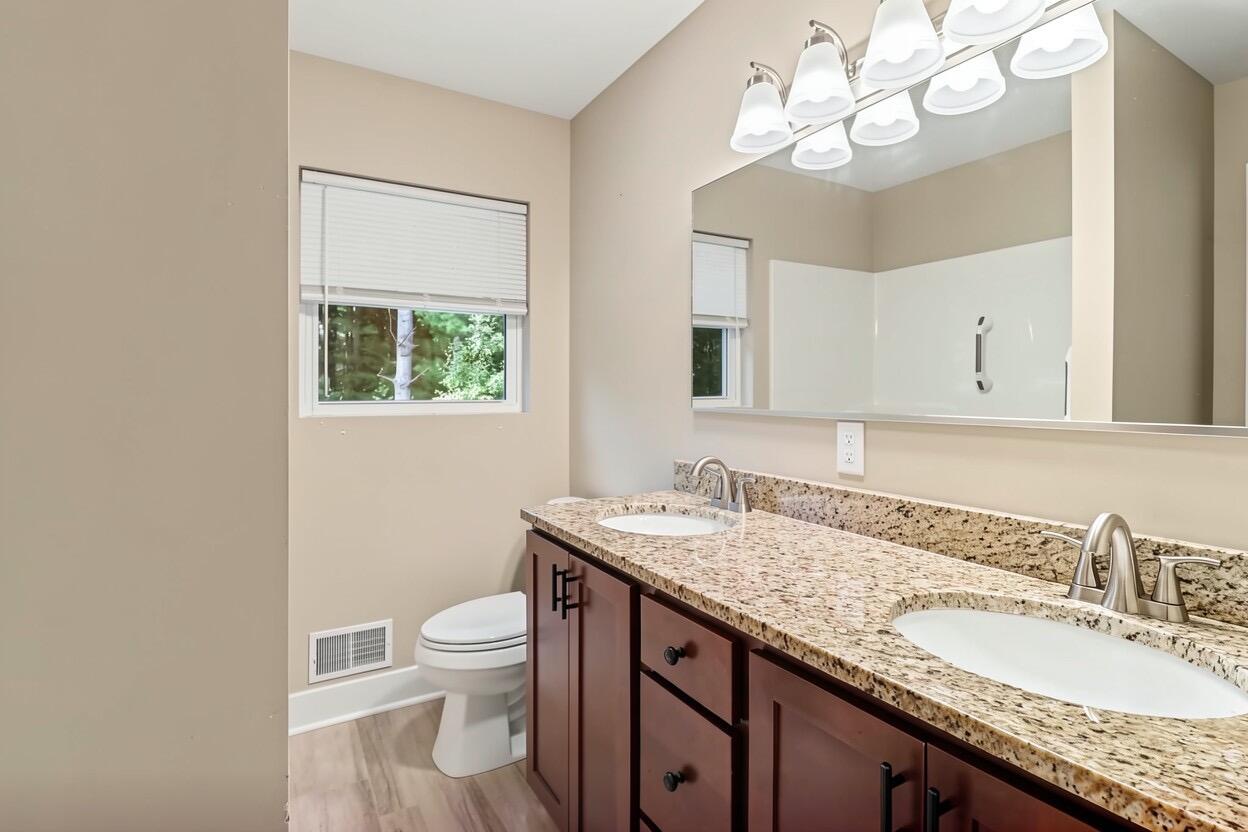 2047 N Lakeshore Drive Property Photo 18