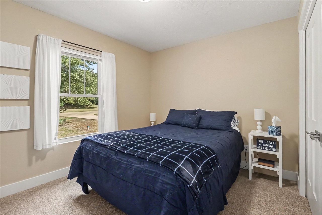 2047 N Lakeshore Drive Property Photo 19