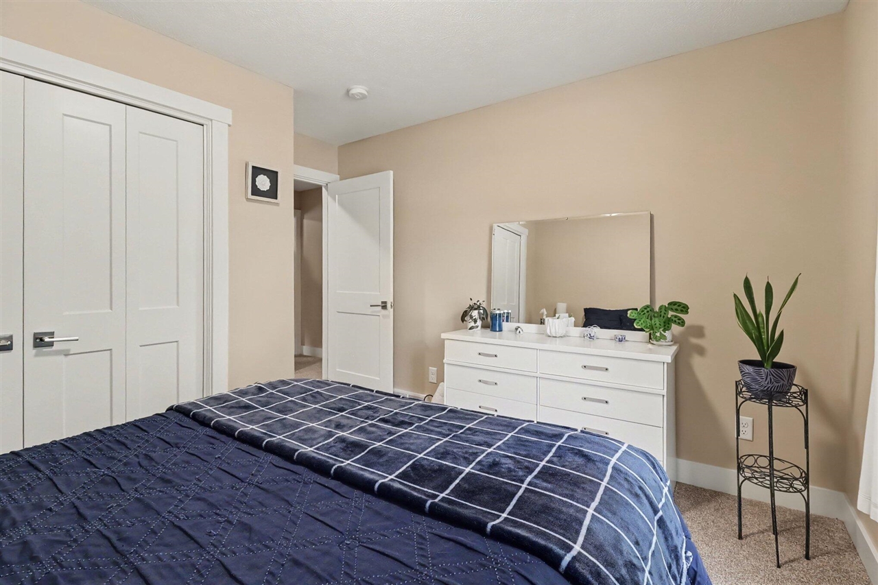 2047 N Lakeshore Drive Property Photo 20