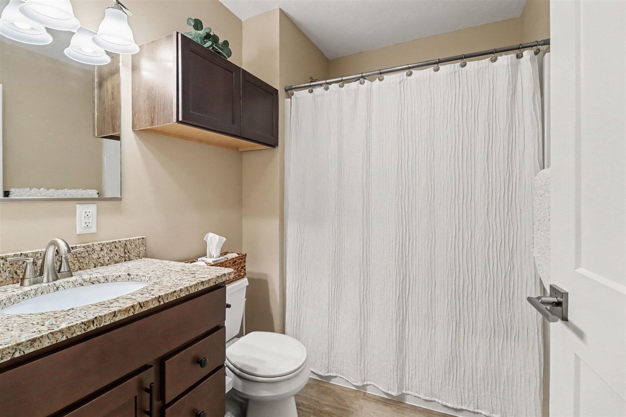 2047 N Lakeshore Drive Property Photo 21