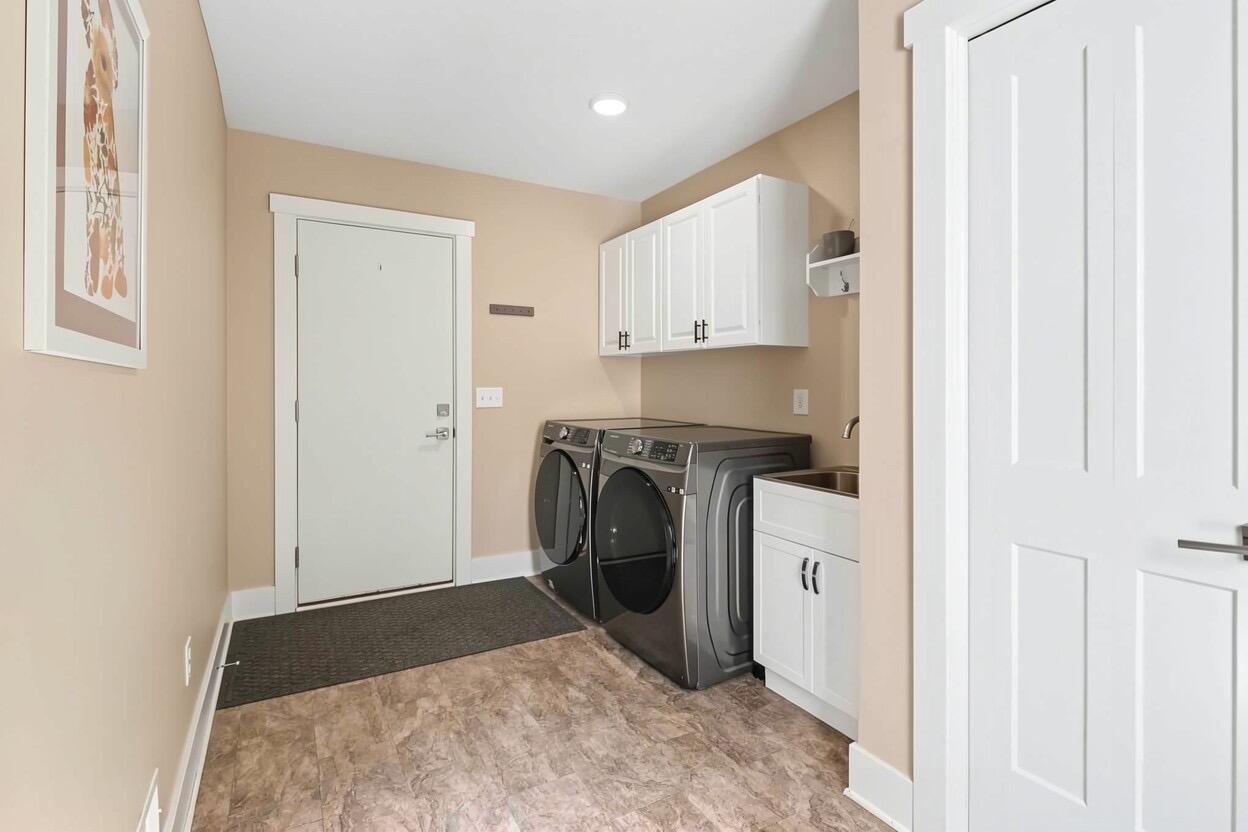 2047 N Lakeshore Drive Property Photo 24
