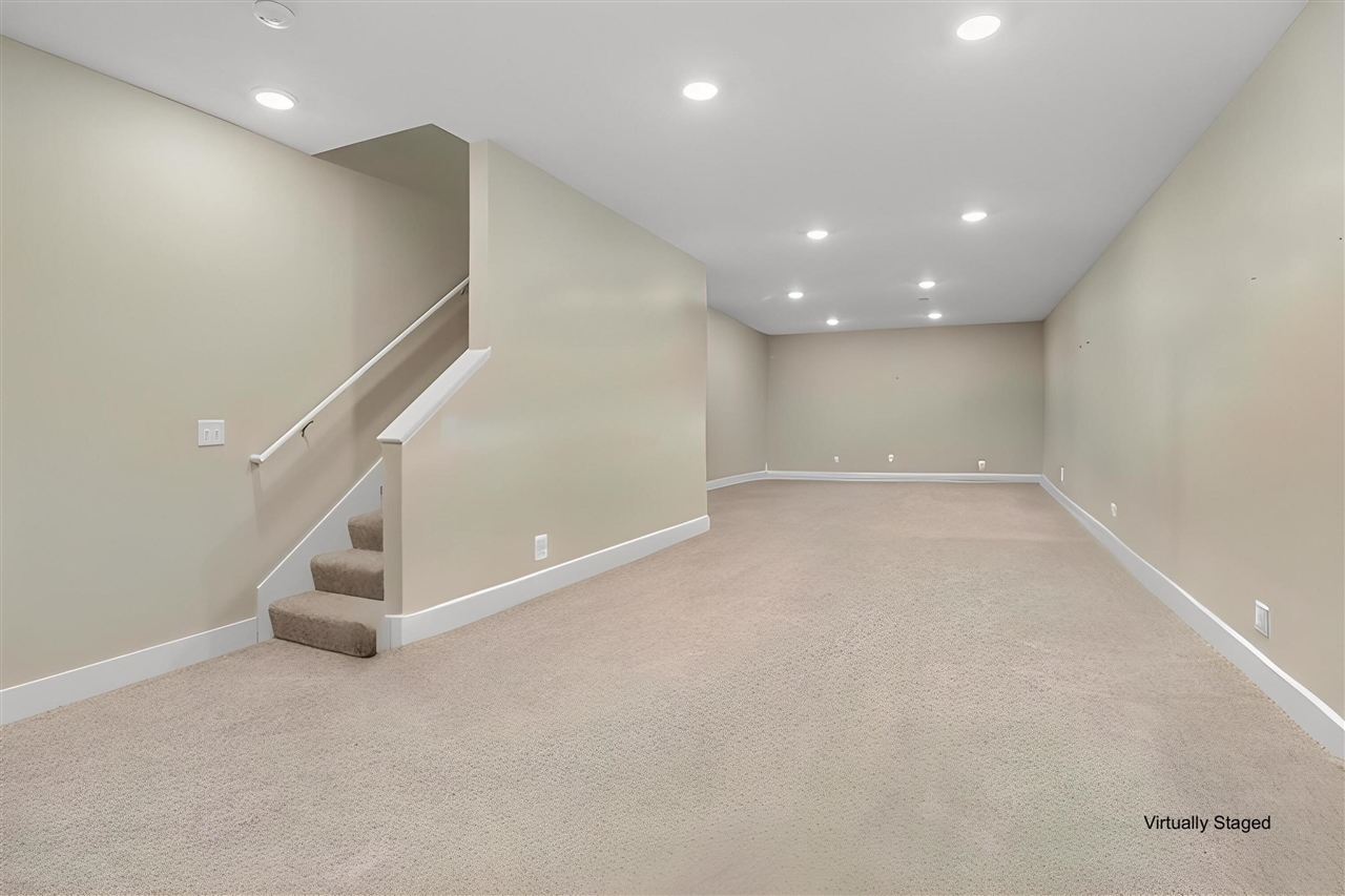 2047 N Lakeshore Drive Property Photo 28