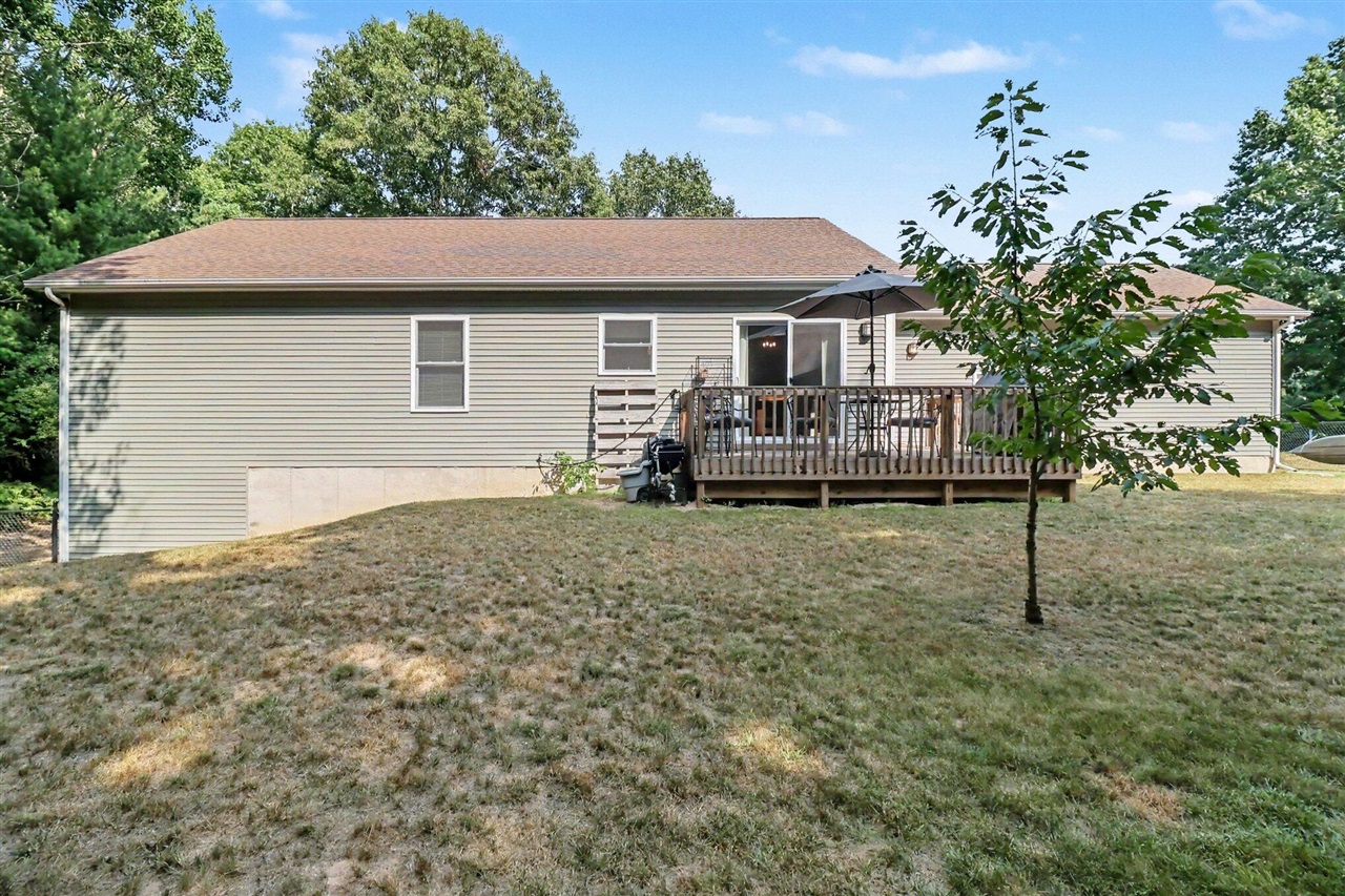 2047 N Lakeshore Drive Property Photo 33