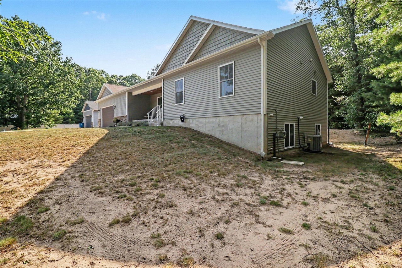 2047 N Lakeshore Drive Property Photo 34
