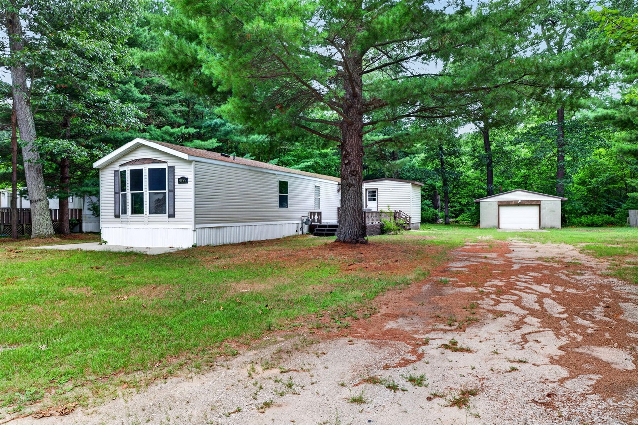 9455 E Lane Drive Property Photo 1