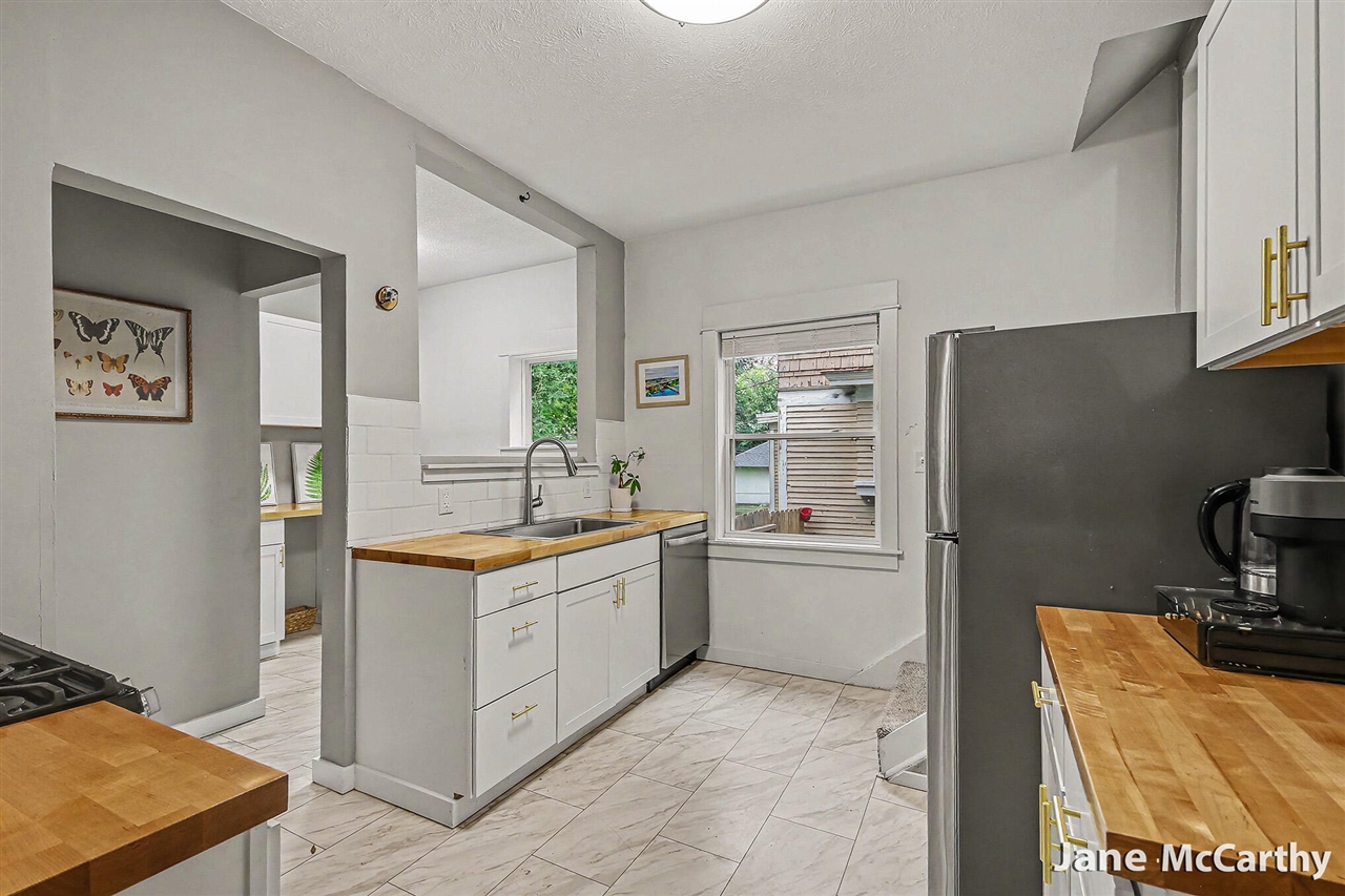 1240 Bemis Street Property Photo 9