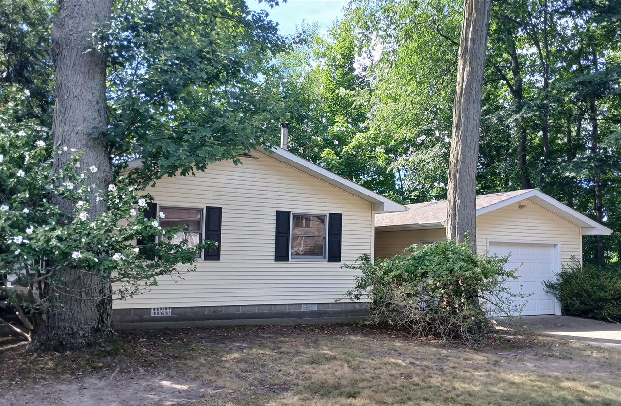 4771 N Ariel Avenue Property Photo 1