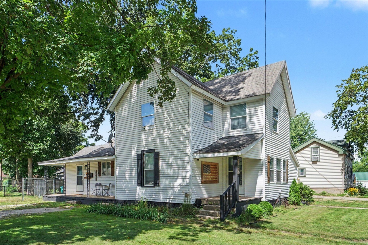 240 White Pigeon Street Property Photo 1