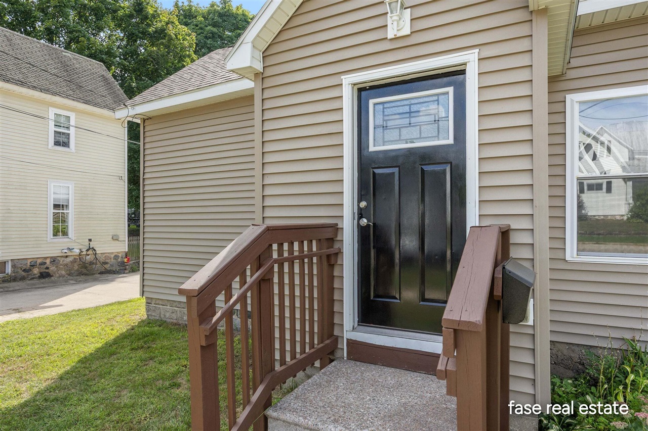 703 Pearl Street Property Photo 4