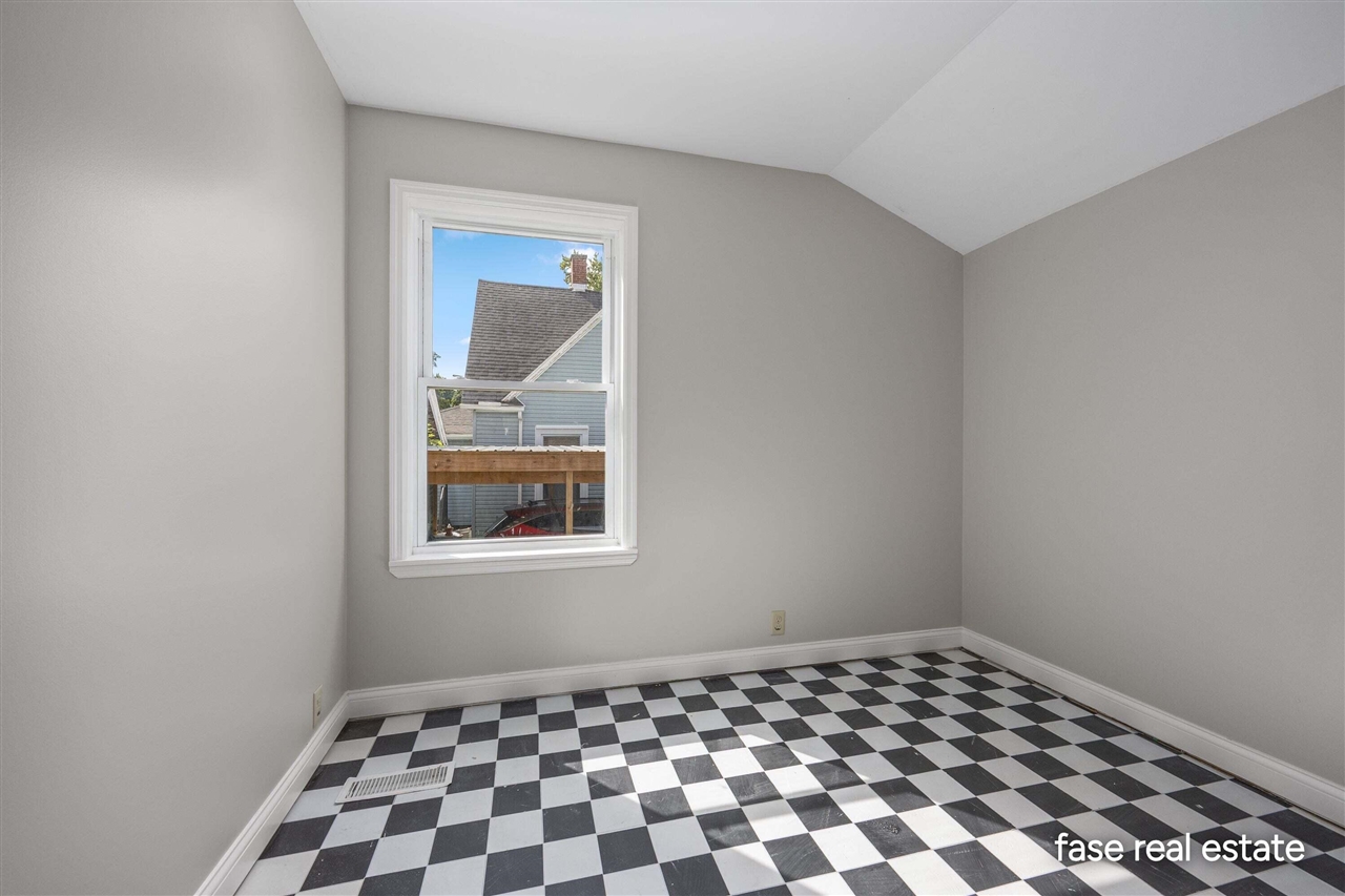 703 Pearl Street Property Photo 14